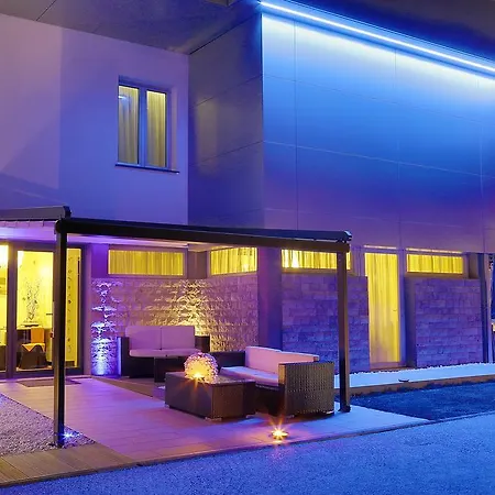 Live09 Design Bed & Breakfast