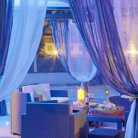 Live09 Design Bed & Breakfast 4*