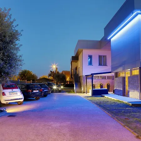 Live09 Design 4* Pisa