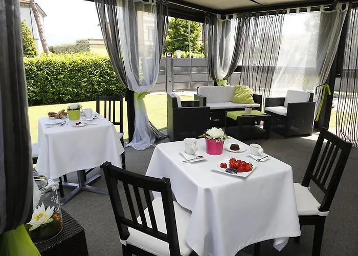 Oda ve Kahvaltı Live09 Design 4*